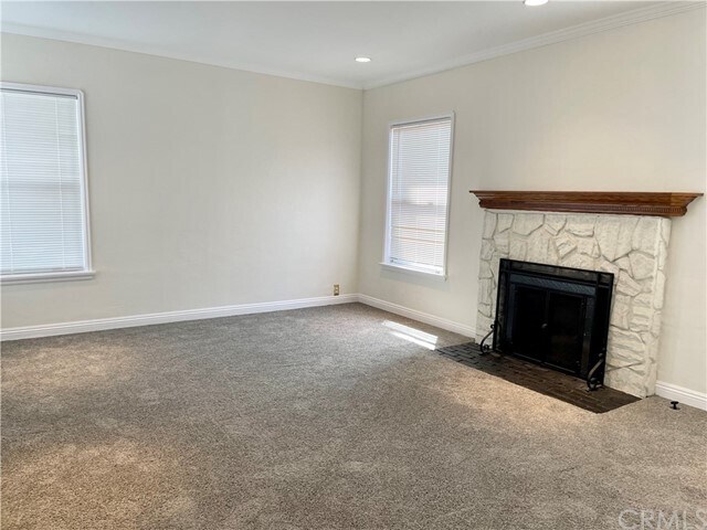 Foto del edificio - 5949 Lewis Ave