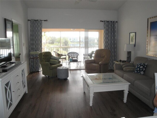 Foto del edificio - 19305 Water Oak Drive