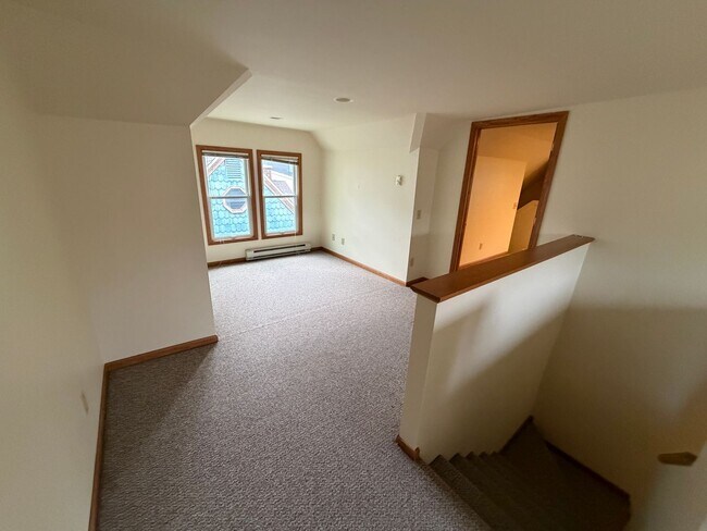 Building Photo - 419 W Doty St