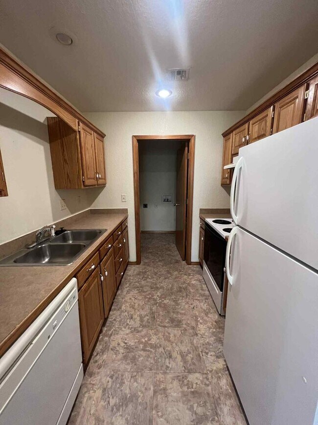 Foto del edificio - 220-222 Haley Place