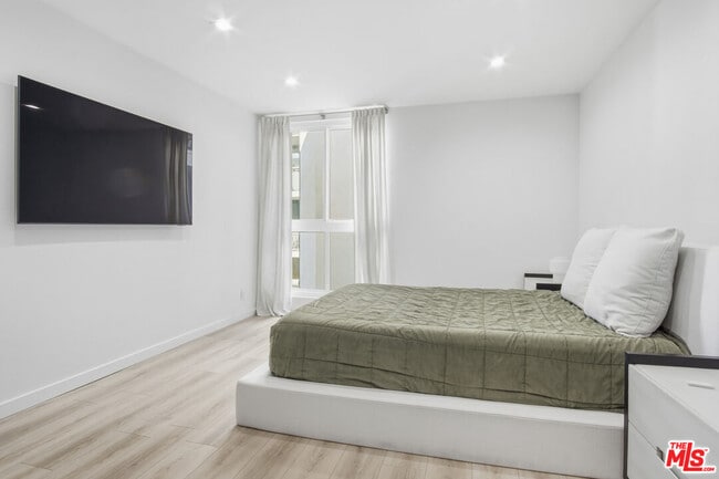 Building Photo - 911 Kings Rd