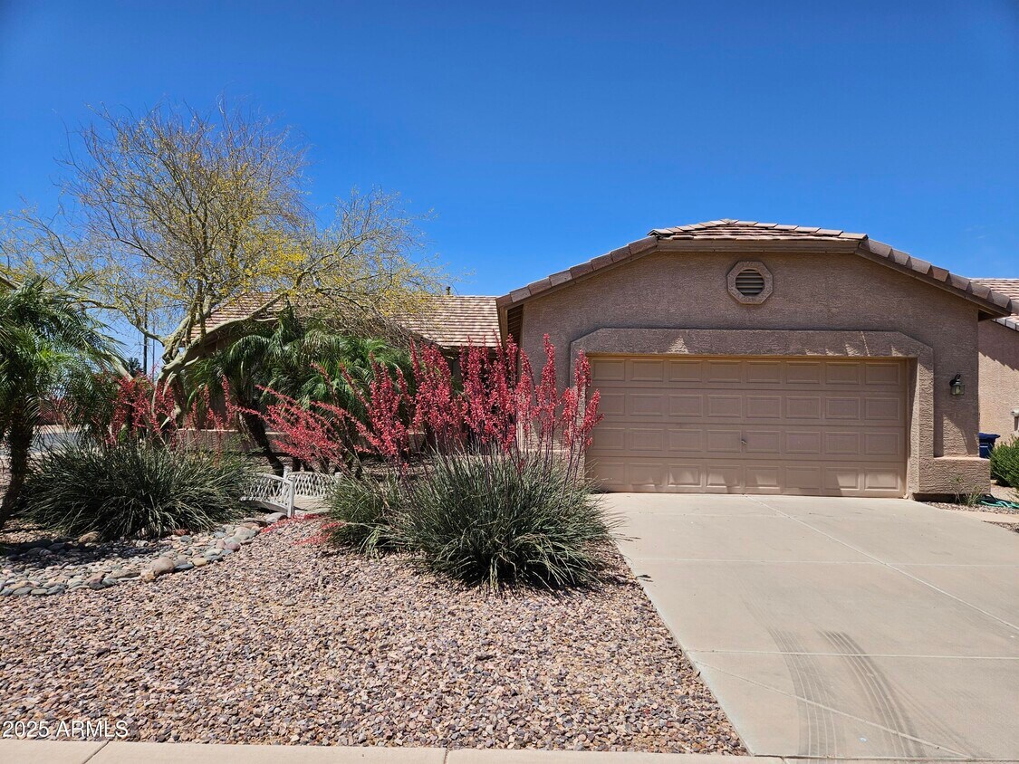 Foto principal - 6982 S Oxford Ln