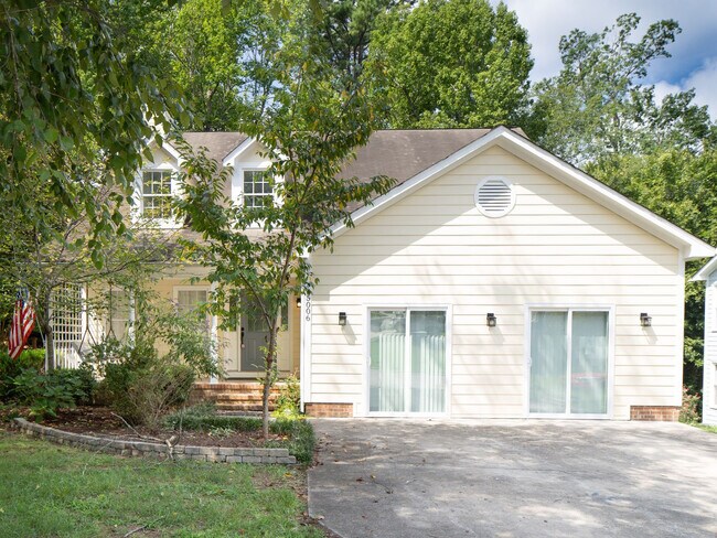 Foto del edificio - 5006 Greenview Dr