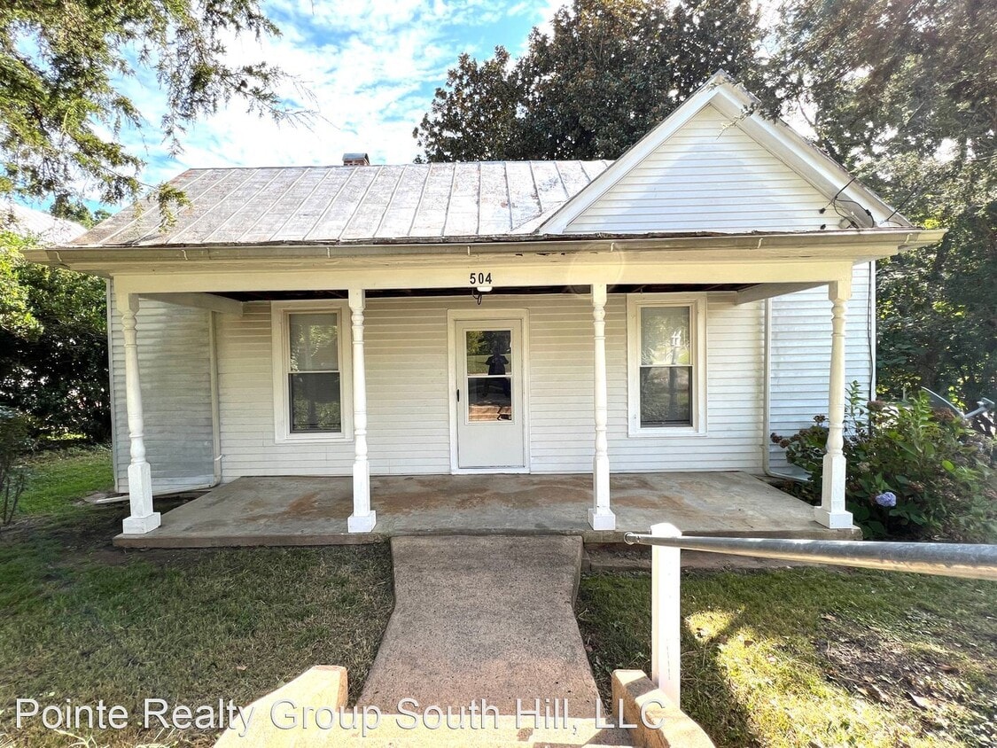 2 br, 1 bath House 504 Maple Street House Rental in Lawrenceville, VA