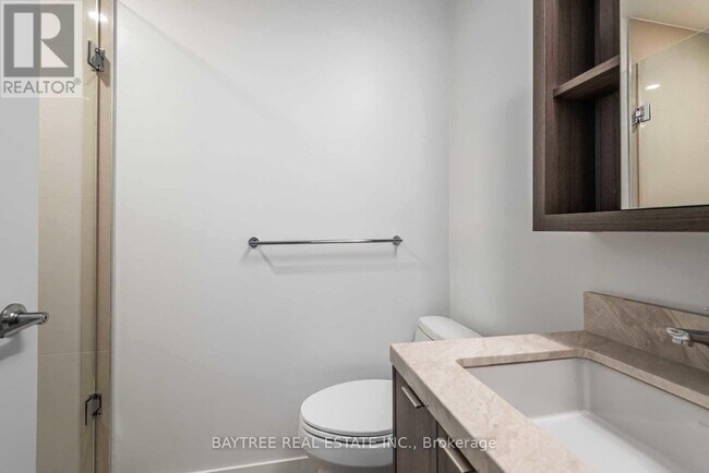 Photo du bâtiment - 115 Blue Jays Way