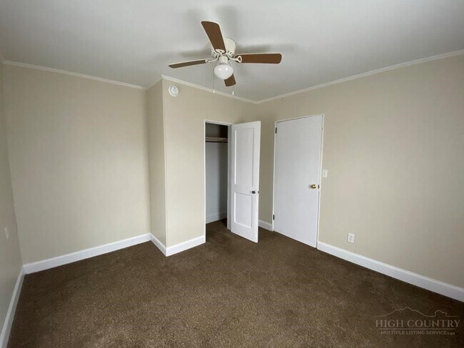 Foto del edificio - 11 E 5th St