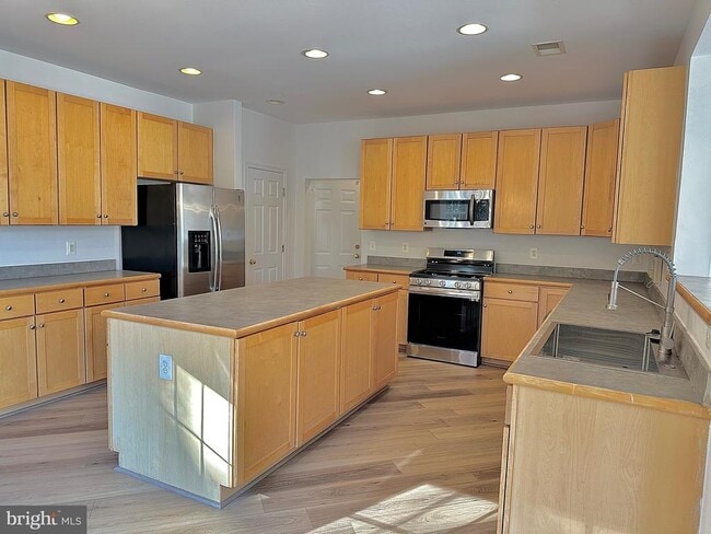 Building Photo - 1300 Walker Dr