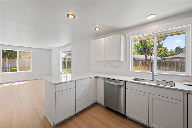 Foto del edificio - 1309 W Maple Ave
