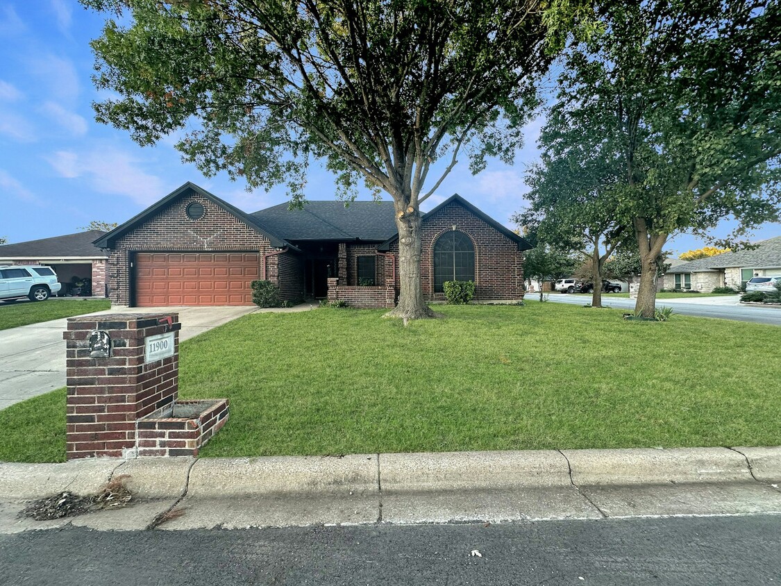 Foto principal - 11900 Morven Ct