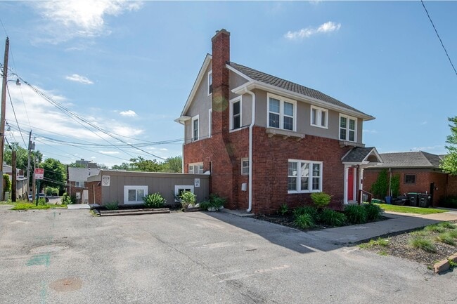 Building Photo - 563 S 35th St