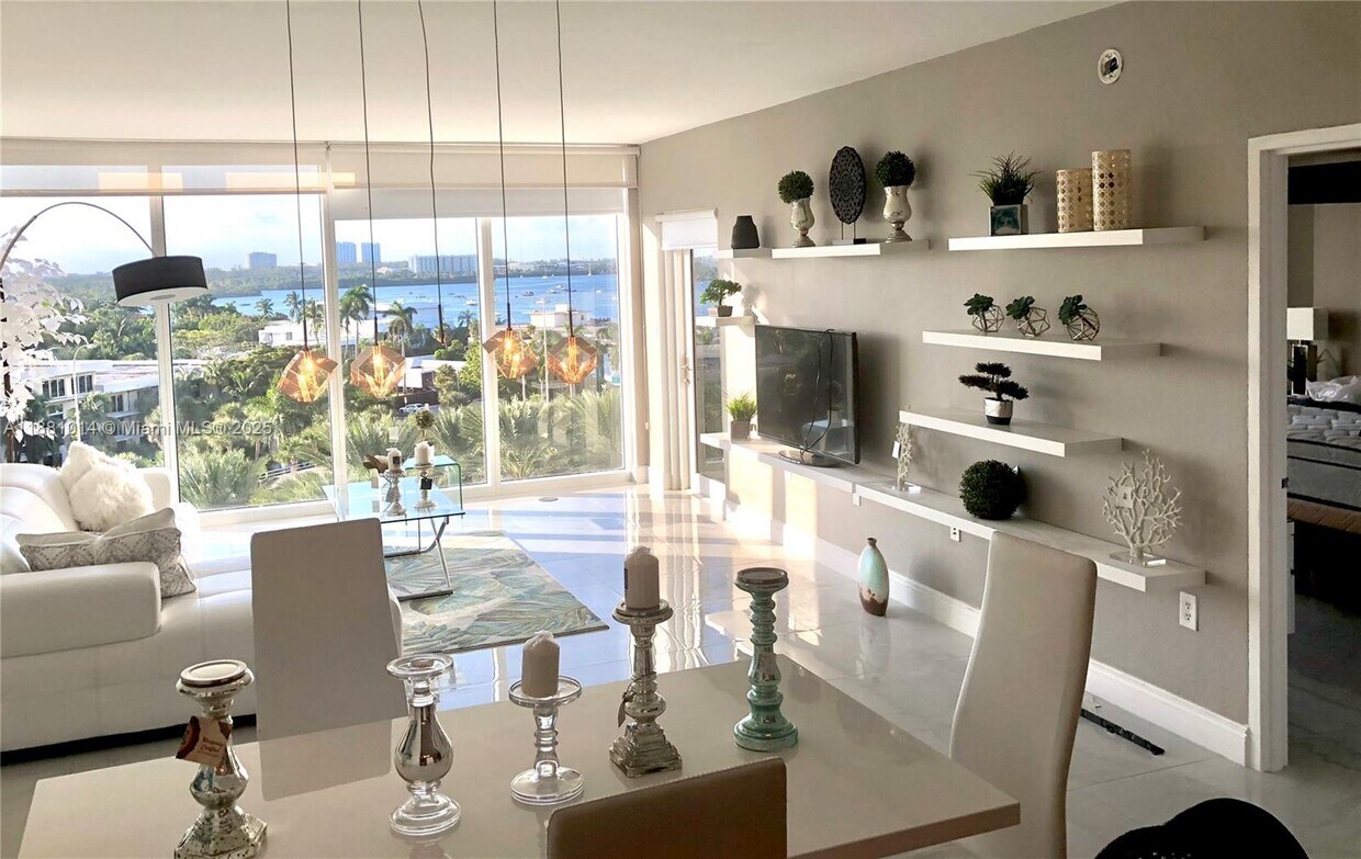 Foto principal - 10275 Collins Ave