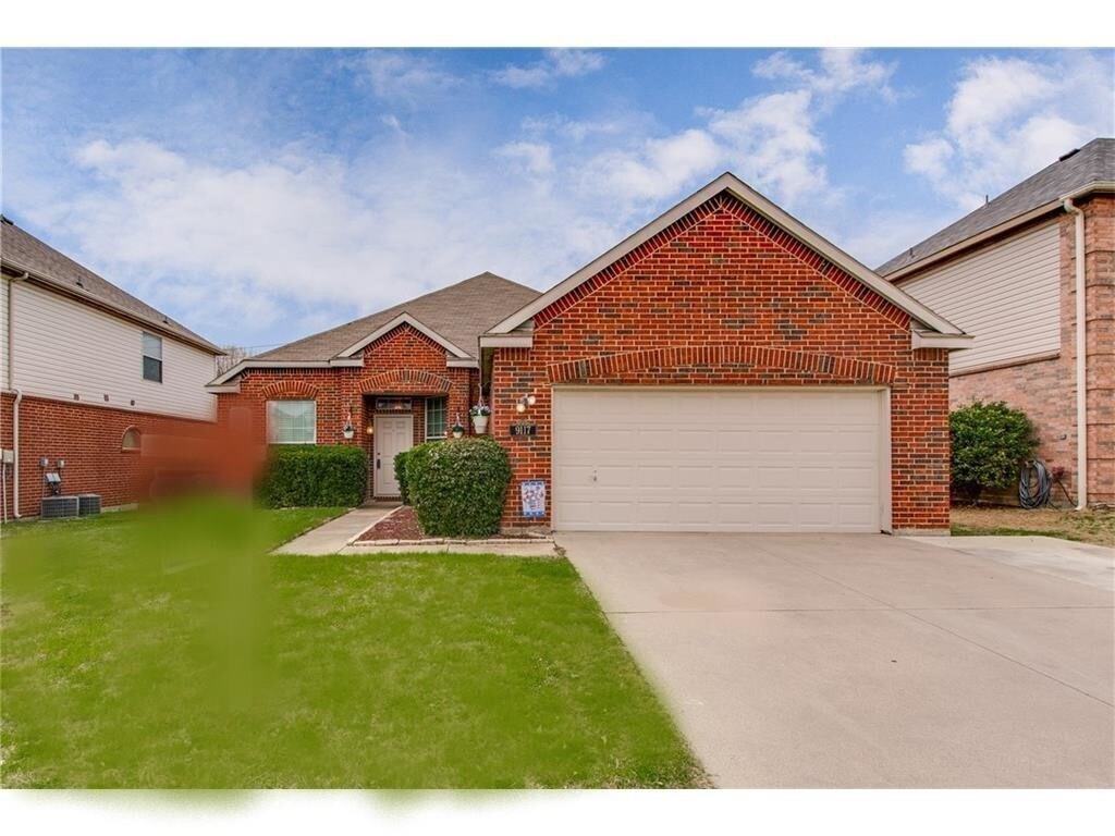9117 Saratoga Rd, Fort Worth, TX 76244