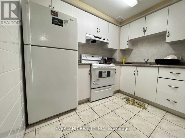 Building Photo - 78 Eastvale Dr