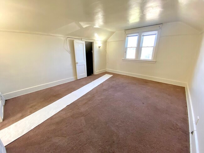 Foto del edificio - 1551 Oxford Ave NW