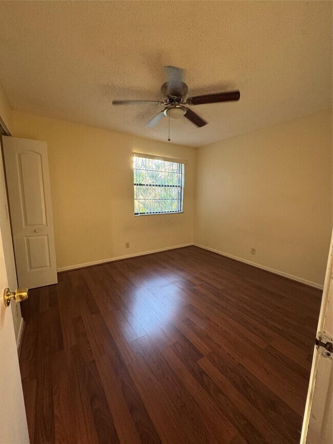 Foto del edificio - 9784 NW 14th St