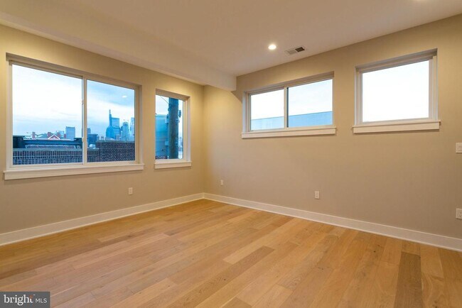 Building Photo - 1109 S 24th St