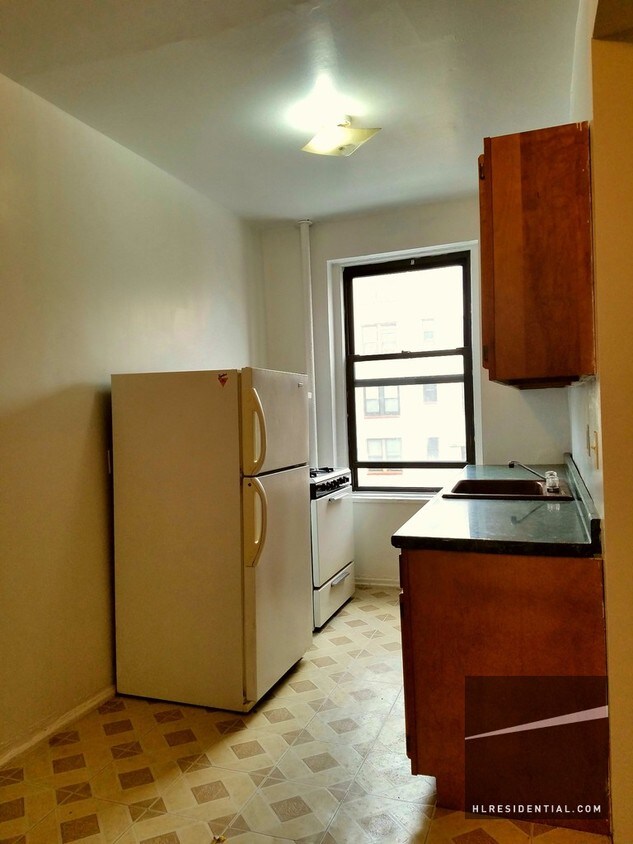 Foto principal - 2415 28th St