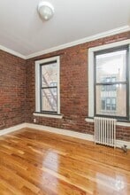 Building Photo - 410 E 13th St