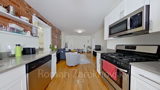 Building Photo - 81 Harvard St