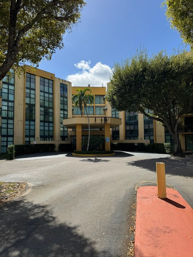 Aéreo - 11800 SW 18th St