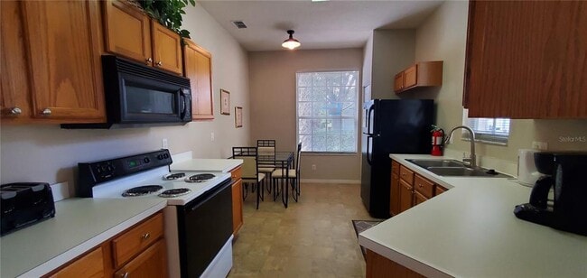 Foto del edificio - 2106 Mallory Cir