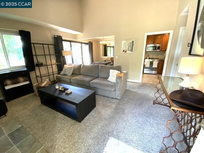 Foto del edificio - 205 Compton Cir