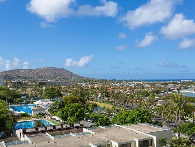 Building Photo - 2 Bedroom Corner Unit with 2 Side-by-Side Covered Parking Stalls in Hawaii Kai