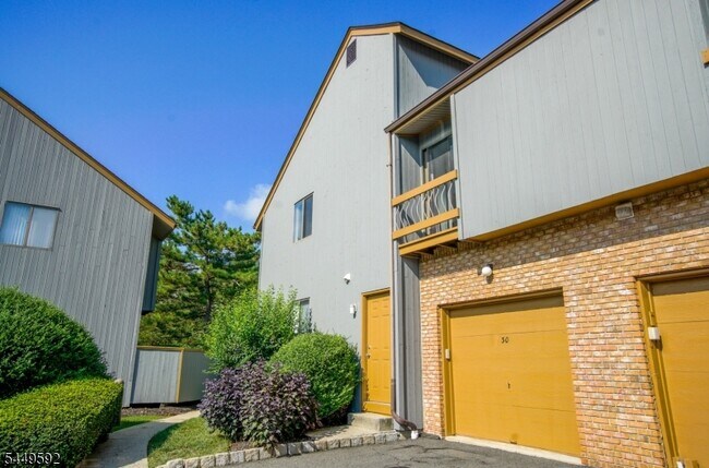 Foto del edificio - 30 Chestnut Ct
