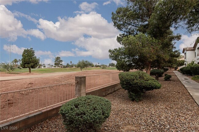 Building Photo - 5650 E Sahara Ave