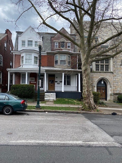 Primary Photo - 1713 State St