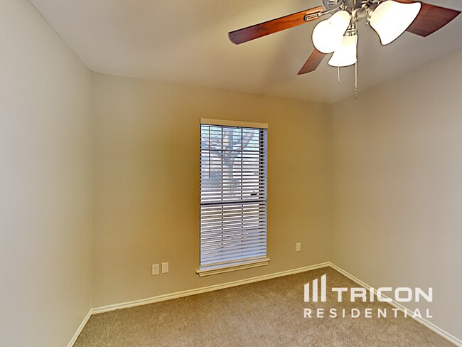 Building Photo - 1636 Greenway Court Midlothian TX