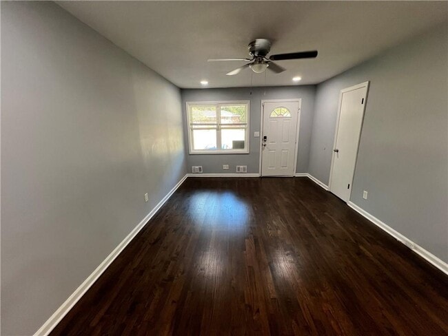 Building Photo - 1083 Center St SW