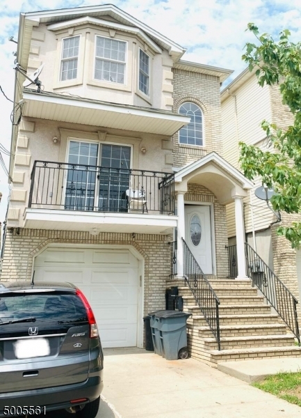 Primary Photo - 67 Butler St