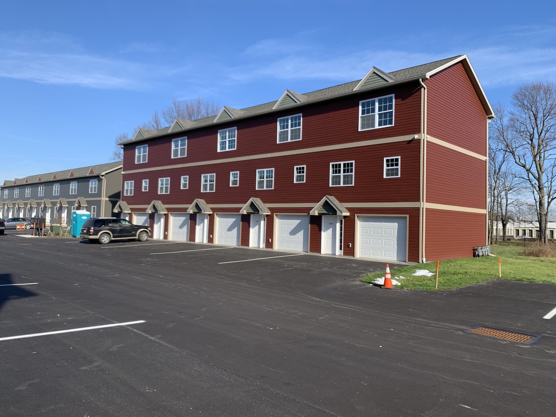 Outside Picture of 2 BR units - 2613 Garvey Lane