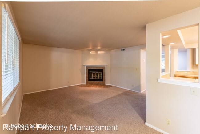Building Photo - 2 br, 2 bath House - 3761 South Gekeler #178