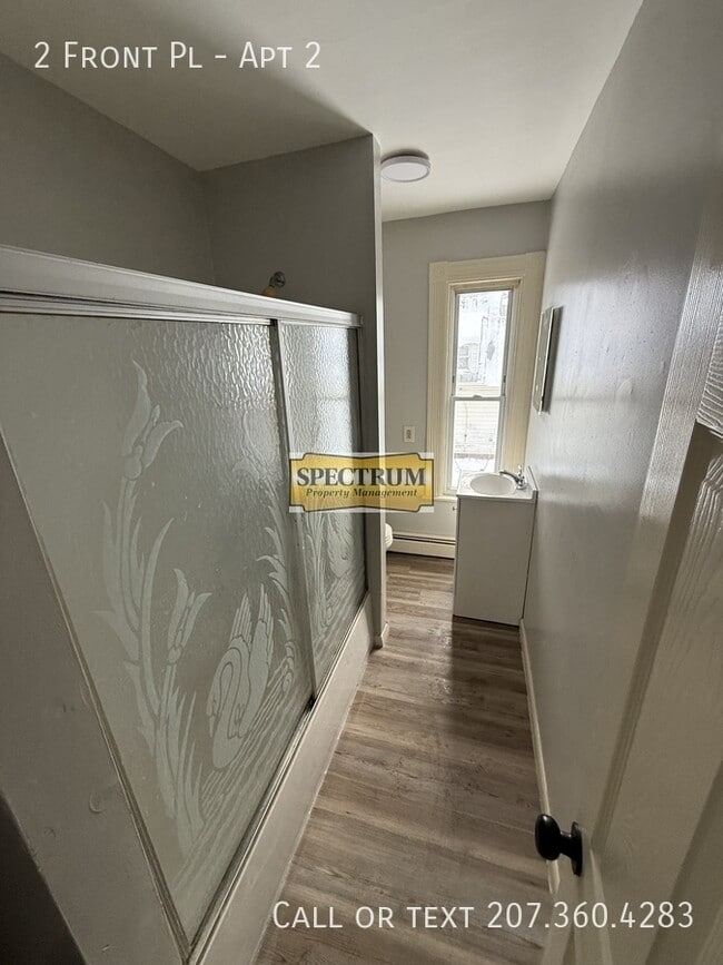 Building Photo - 2 Front Pl