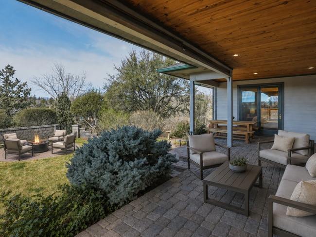 Building Photo - Beautiful 3-Bedroom Home Above Miller’s Landing with River and Mountain Vistas