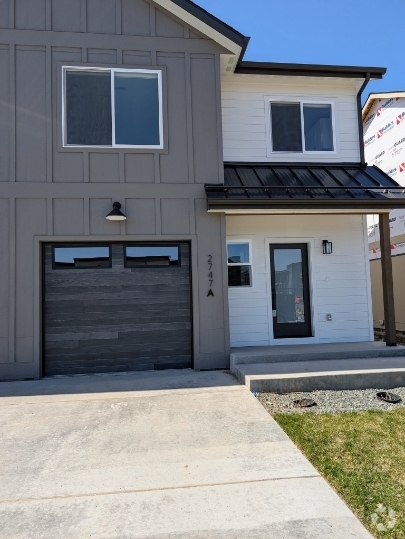 Building Photo - 2747 Riata Rd