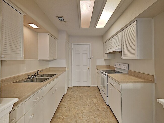 Foto del edificio - No Application Fee* Plus $250 Off First 2 ...