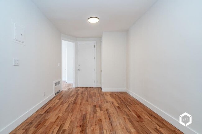 Building Photo - 3 bedroom in BROOKLYN NY 11218