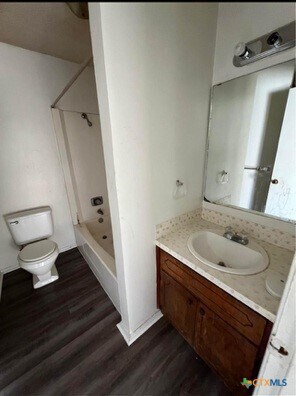 Foto del edificio - 410 Veterans Ave