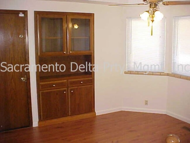 Building Photo - Perfect Pocket Home