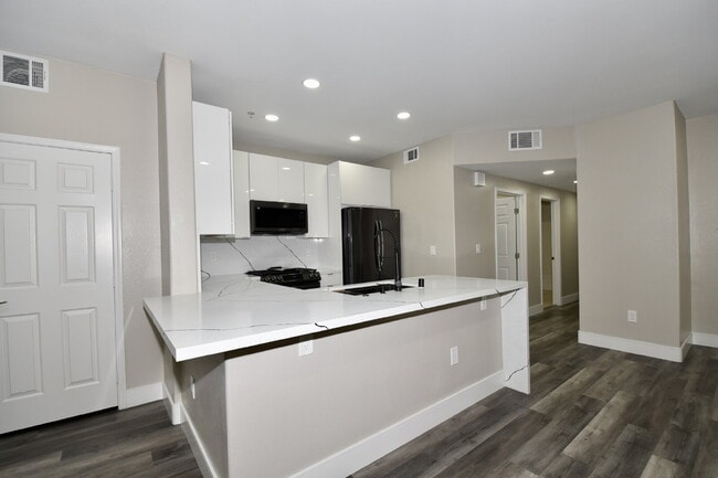 Building Photo - 7173 S Durango Dr