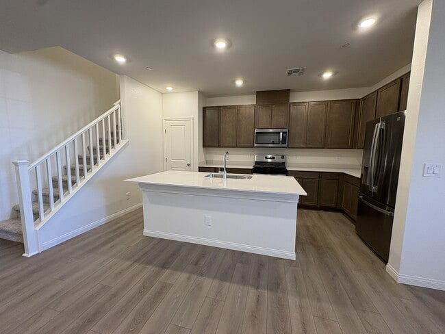 Cocina - 2485 Rofrano Pl