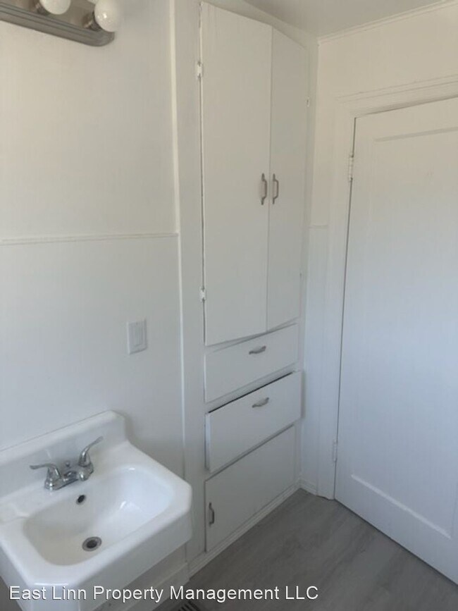 Building Photo - 3 br, 1 bath House - 42148 Clark Smith Dr.