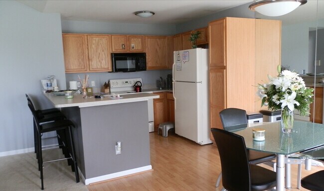 Building Photo - 51758 Adler Park Dr W