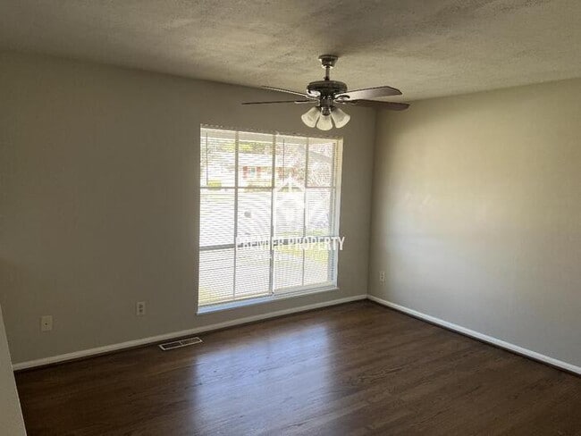 Building Photo - 7809 Charlotte Dr SW
