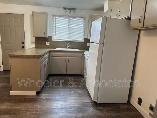 Foto del edificio - 546 E 450 S