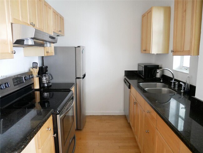 Building Photo - 631 Euclid Ave