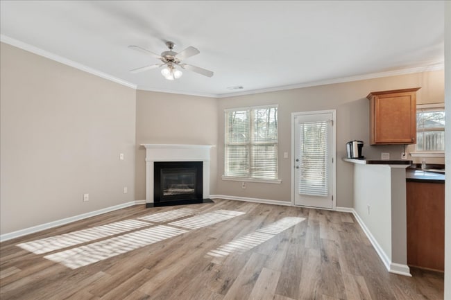 Building Photo - 145 Sunset Ln